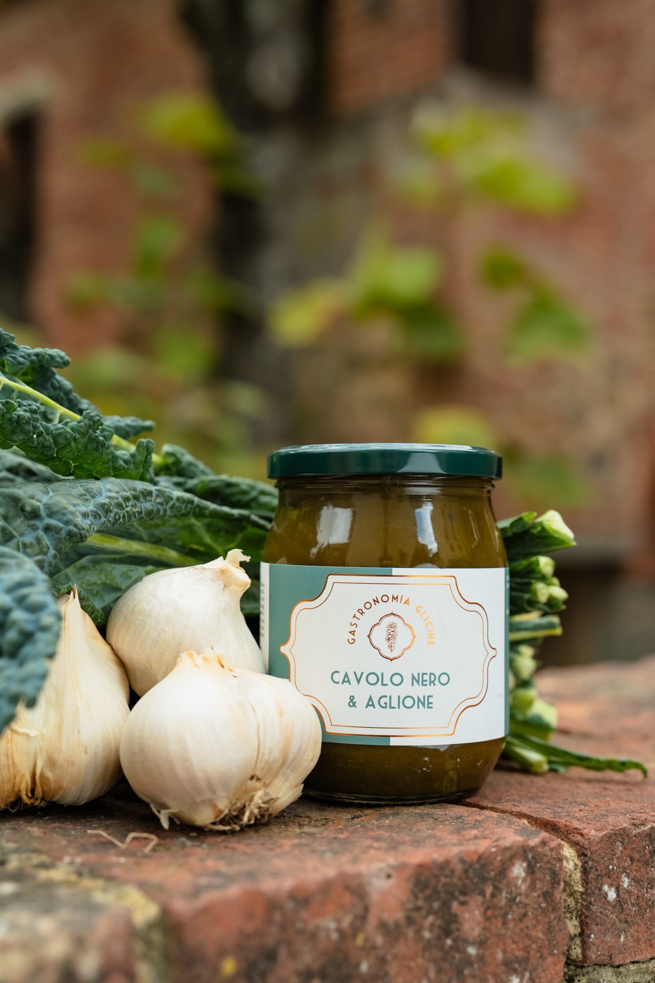 Barattolo con crema di aglione e cavolo nero di Gastronomia Glicine